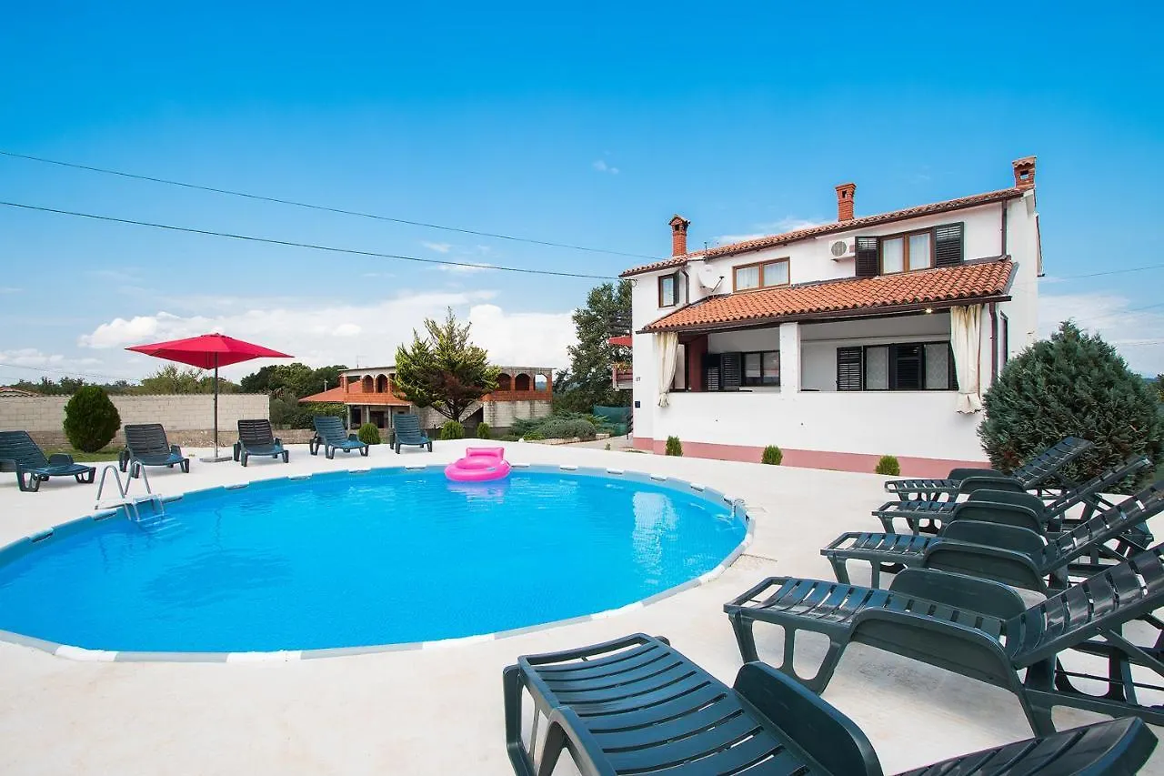 Apartments Lara Šajini 0*,  Hırvatistan